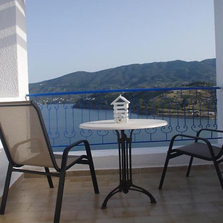 Poros Town Rania Studios المظهر الخارجي الصورة